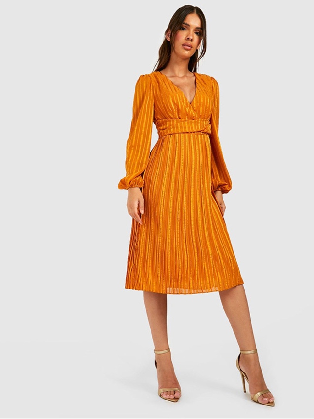NWT 🌻Boohoo Pleated Wrap Waist Midi Skater Dress🌻